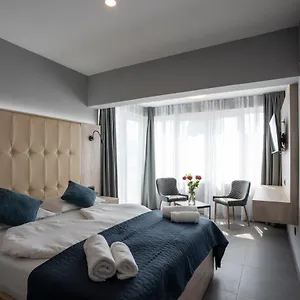 **** Hotel 