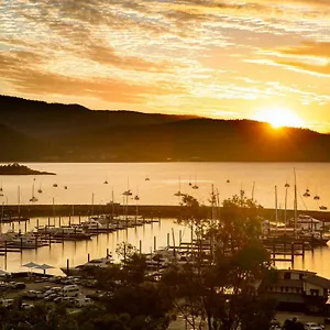 Sunlit Waters *** Airlie Beach