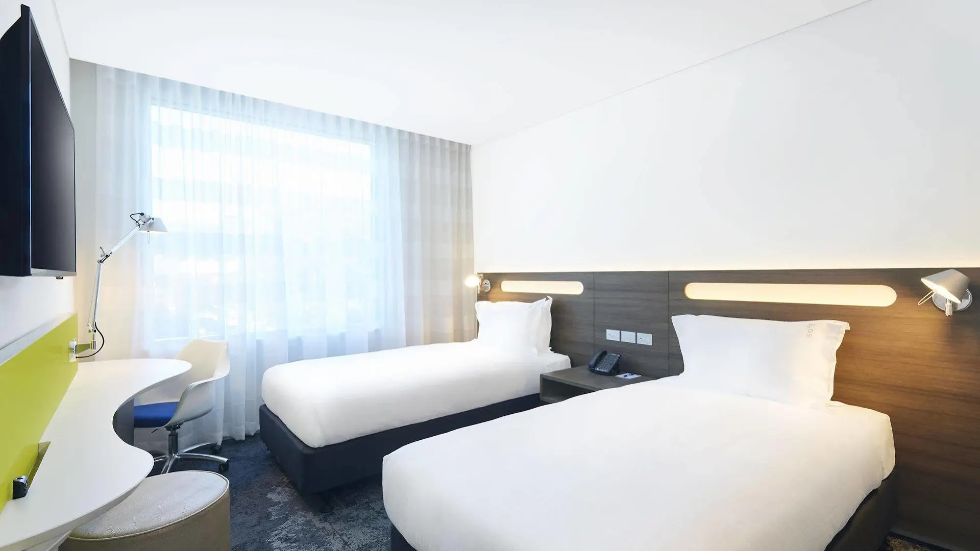 Holiday Inn Express Brisbane Central By Ihg 4*,